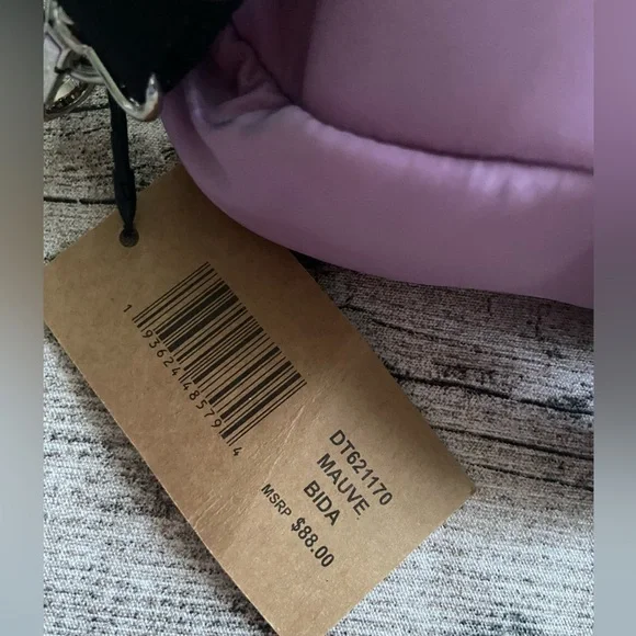 NWT! Steve Madden crossbody sling bag. - Picture 5 of 10